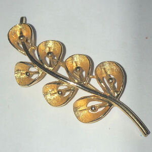 Vintage Gold Tone Boho Retro Leaf Brooch
